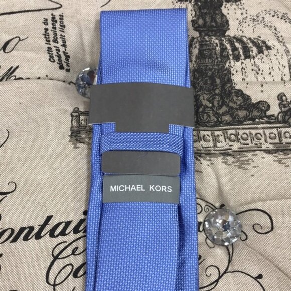 MICHAEL KORS Silk Sorento Solid Neat Tie - Picture 5 of 6